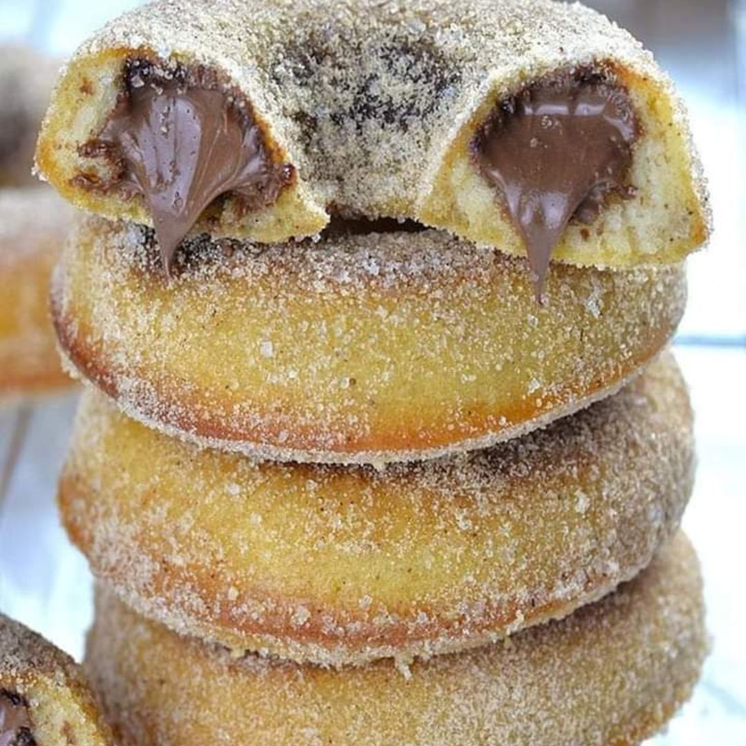 Mit Nutella gefüllte, gebackene Donuts - Rezept