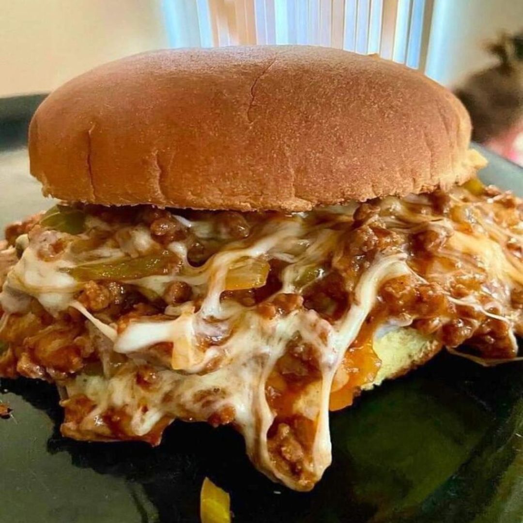 Gefüllte Hackfleisch-Brötchen mit Käse - Rezept