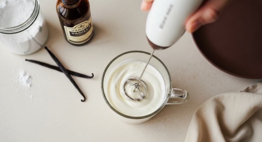 Frothing cold foam with a handheld frother